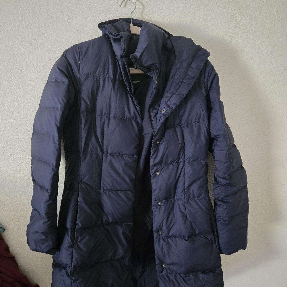North Face Dealio Women's Navy Puffer Coat